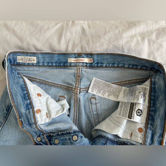 Levi’s Wedgie Straight Ripped Jeans Women’s - Picture 5 of 7